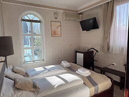 Hotel Lav