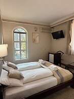 Hotel Lav