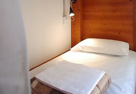 Ten To Go Hostel