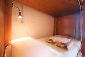 Ten To Go Hostel