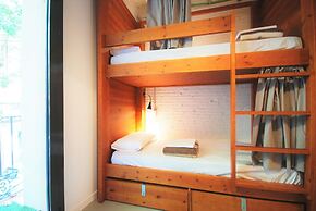 Ten To Go Hostel