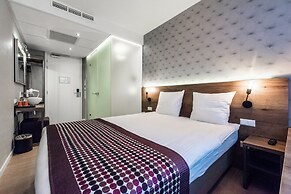Melrose Hotel
