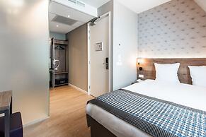 Melrose Hotel