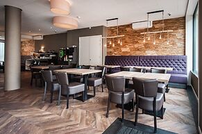 Melrose Hotel