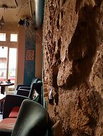 Varad Inn Hostel and Cafe