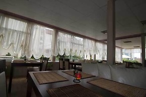 Tropics Hotel