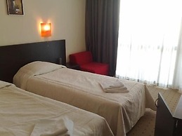Tropics Hotel