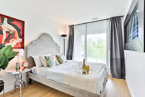 Gorgeous 2 Storey Townhouse