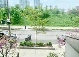 Gorgeous 2 Storey Townhouse