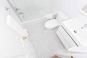 Applewood Suites - The Annex Lofts