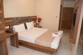 Hotel Golden Oasis Delhi