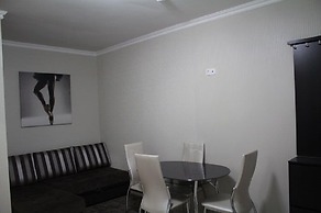 V Gostyah U Julii Guest House