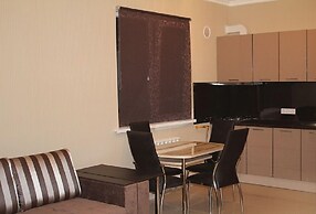V Gostyah U Julii Guest House