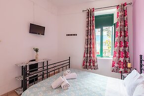 Akteon Rooms