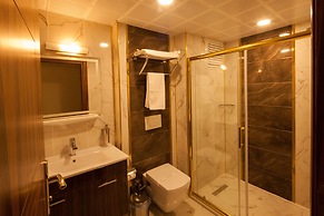 Armin Hotel