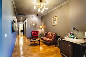 Grand Poet Hotel by Semarah