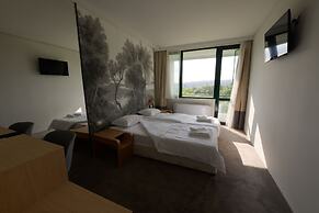 Park Hotel RAYA Garden