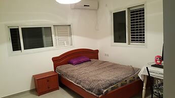 Einav Holiday House