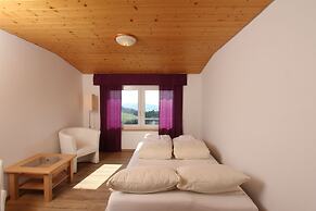 Hotel Löwen  by Mastiff