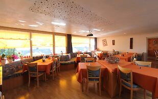 Hotel Löwen  by Mastiff