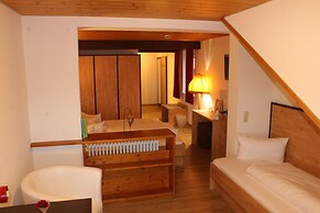 Hotel Löwen  by Mastiff