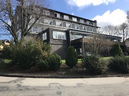 Hotel Löwen  by Mastiff
