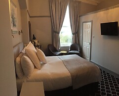 Hillcrest Hotel