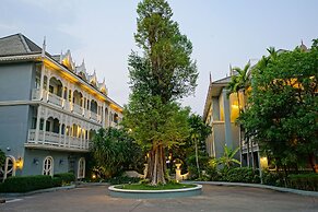 At Pingnakorn Riverside Hotel Chiangmai