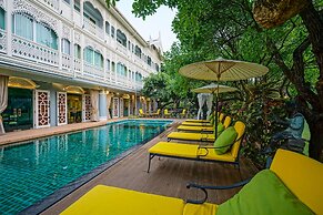 At Pingnakorn Riverside Hotel Chiangmai