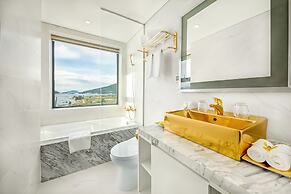 Wyndham Danang Golden Bay