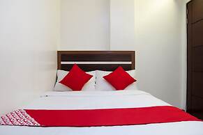 Circle-b Apartelle & Suites