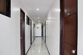 Circle-b Apartelle & Suites