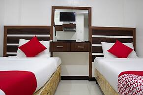Circle-b Apartelle & Suites