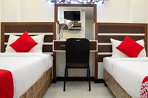 Circle-b Apartelle & Suites