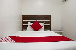Circle-b Apartelle & Suites