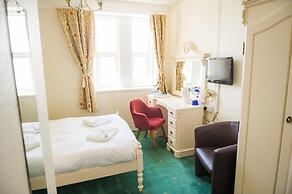 Queensbridge Hotel