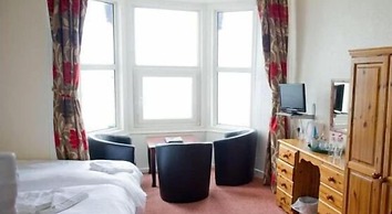 Queensbridge Hotel