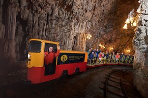 Postojna Cave Hotel Jama