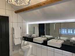 The Wheatsheaf Hotel Sandbach
