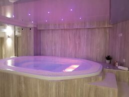 Gwesty'r Marine Hotel & Spa