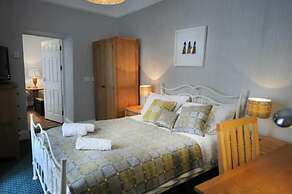 Gwesty'r Marine Hotel & Spa