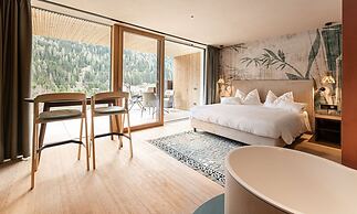 Latemar Hotel Suites & Spa