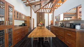 Villa Desa Roro by Villa Finder