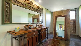 Villa Desa Roro by Villa Finder