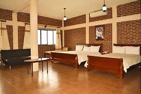 River Side Hotel