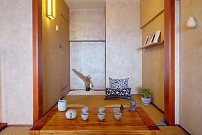 Summer Flower Apartment