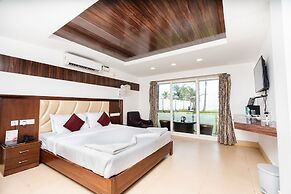Shelter Beach Resort