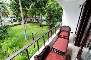 Shelter Beach Resort