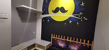 Moustachz Hauze