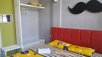 Moustachz Hauze